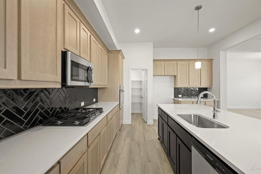 4357 Noble- Kitchen-3
