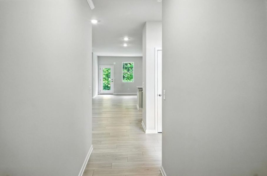 Spacious, unfurnished interior of a new home in Villages at Cedar Hill, Dallas (Image 3).