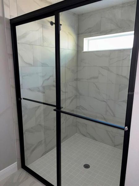 Close-up of interior finishes inside a home in , Dunnellon (Image 11).