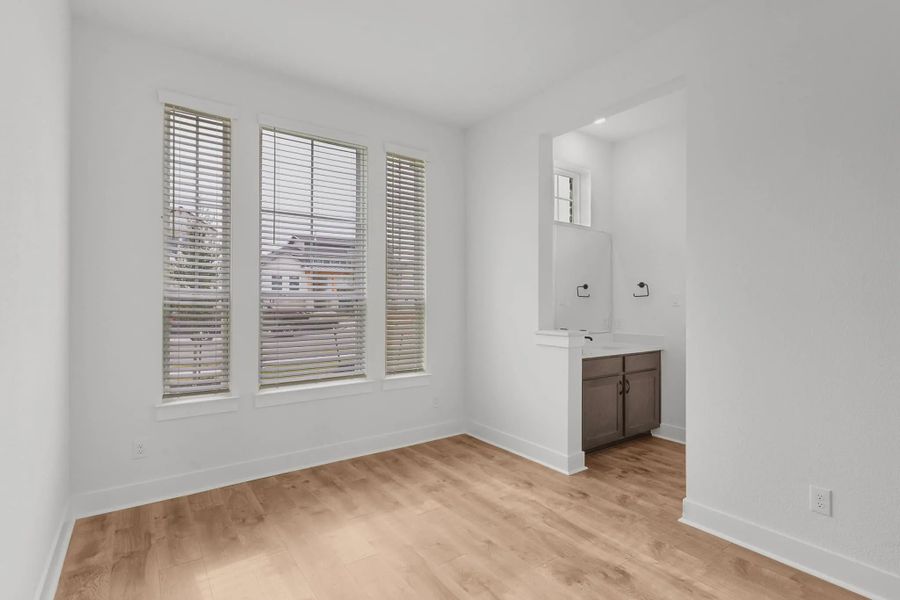 Representative unfurnished interior of a home built from the Drios by Chesmar Homes in Berry Creek Highlands, Georgetown (Image 17).
