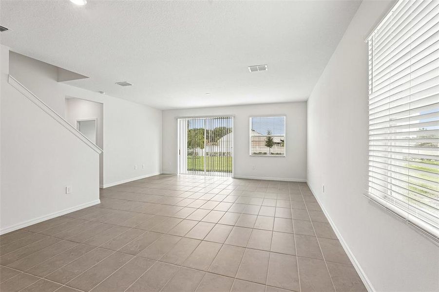 Spacious, unfurnished interior of a new home in Southpointe, Palmetto (Image 29). Spacious, unfurnished interior of a new home in Southpointe, Palmetto (Image 29).