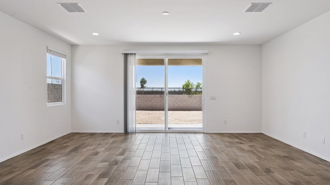 Spacious, unfurnished interior of a new home in Moonlight, Maricopa (Image 12).
