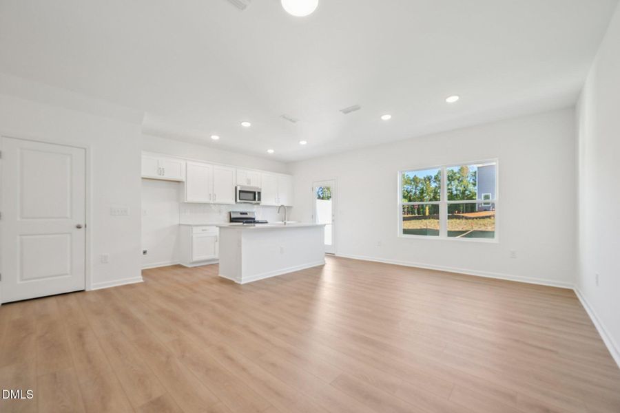 17-web-or-mls-Flagstone Way-S1010-017