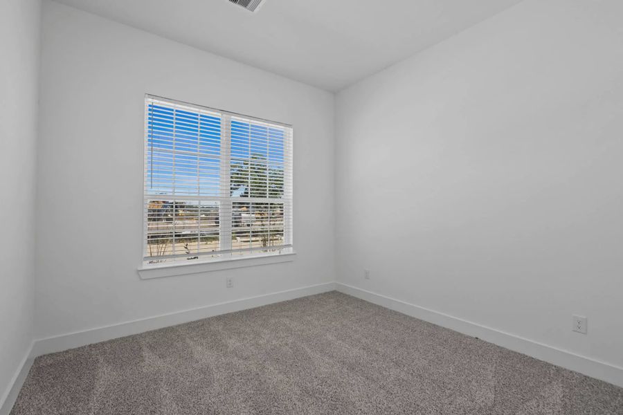 Spacious, unfurnished interior of a new home in Riceland Alley Loads, Mont Belvieu (Image 22).