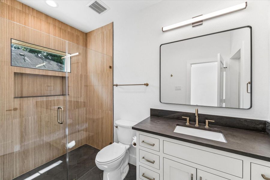 1st Floor Bathroom