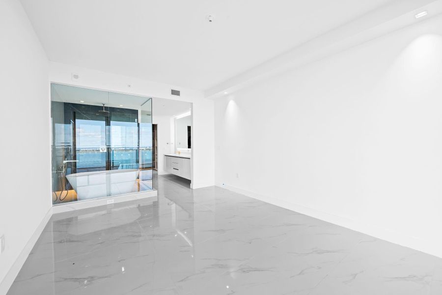 Spacious, unfurnished interior of a new home in Aria Reserve, Miami (Image 40). Spacious, unfurnished interior of a new home in Aria Reserve, Miami (Image 40).