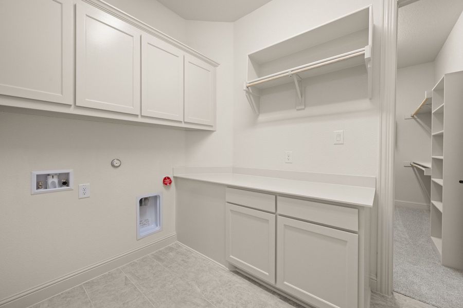 Furnished interior view inside a new home in Levante - 1 Acre Lots, Waxahachie (Image 15).