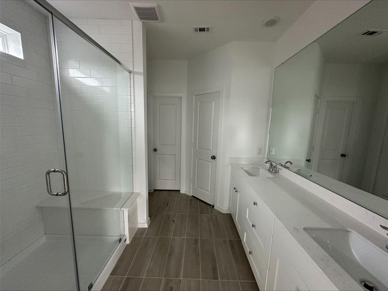 Pictures are representative of floor plan - not actual home for sale Pictures are representative of floor plan - not actual home for sale