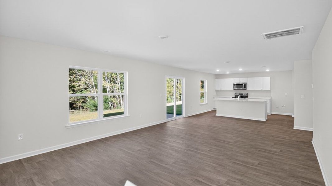 Spacious, unfurnished interior of a new home in Olive Branch, Clayton (Image 24).