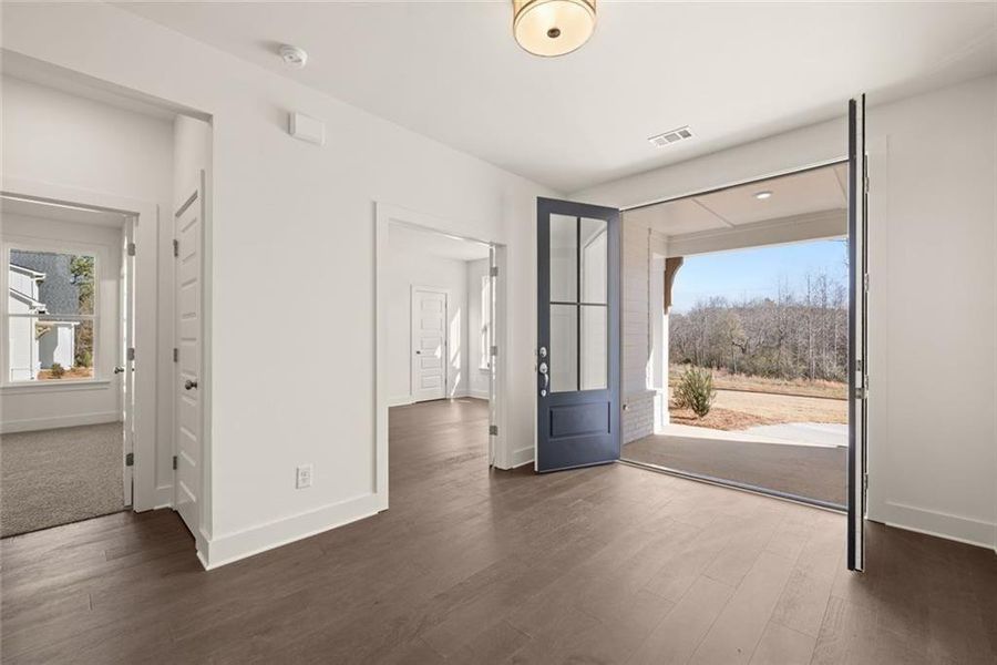 Spacious, unfurnished interior of a new home in , Gainesville (Image 22).