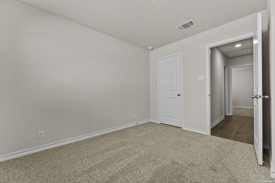 Spacious, unfurnished interior of a new home in Steele Creek, Cibolo (Image 17).