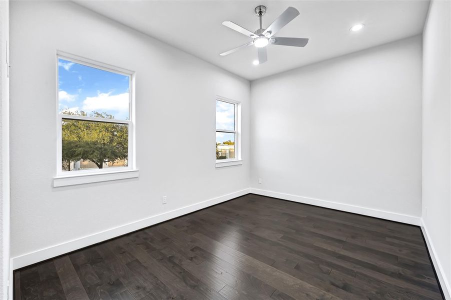 Spacious, unfurnished interior of a new home in , Houston (Image 16).