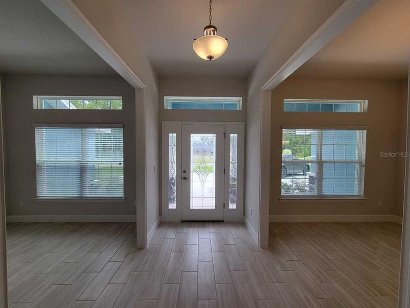 Spacious, unfurnished interior of a new home in , Ocala (Image 11).
