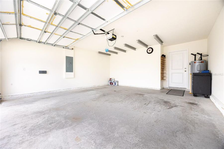 Spacious, unfurnished interior of a new home in Avalon Woods, Newberry (Image 28). Spacious, unfurnished interior of a new home in Avalon Woods, Newberry (Image 28).