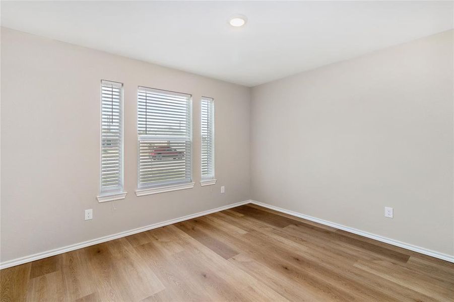 Guest Bedroom 1 Guest Bedroom 1