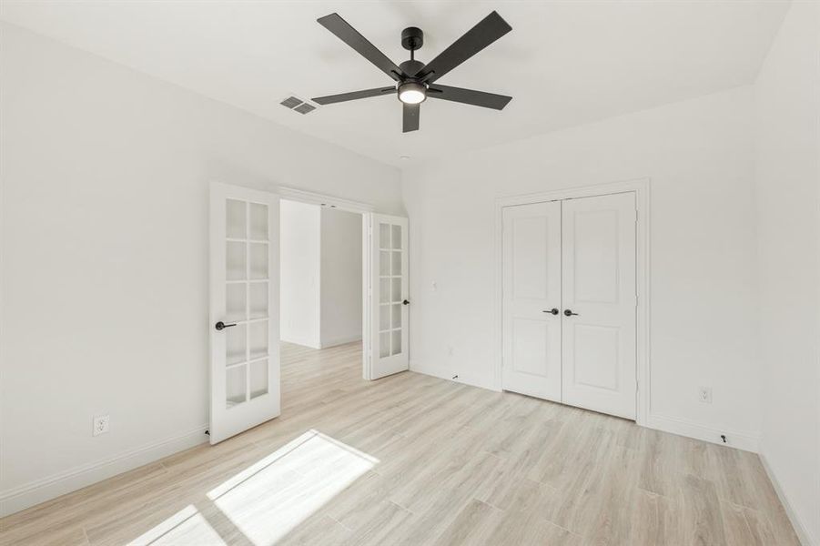 Spacious, unfurnished interior of a new home in Terracina, Rockwall (Image 38). Spacious, unfurnished interior of a new home in Terracina, Rockwall (Image 38).