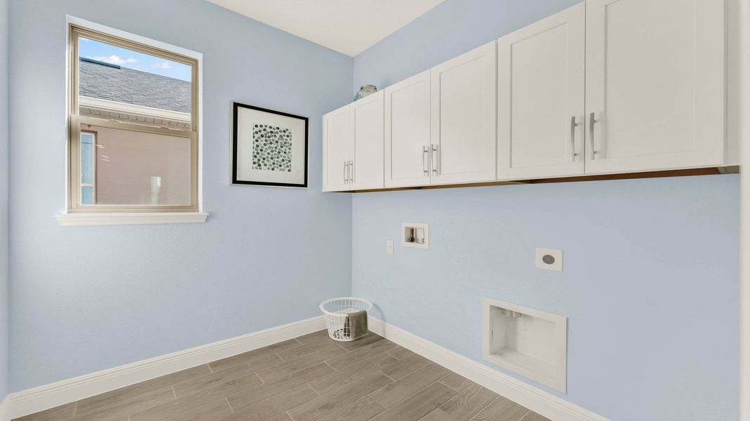 Spacious, unfurnished interior of a new home in Waterleigh, Winter Garden (Image 20). Spacious, unfurnished interior of a new home in Waterleigh, Winter Garden (Image 20).
