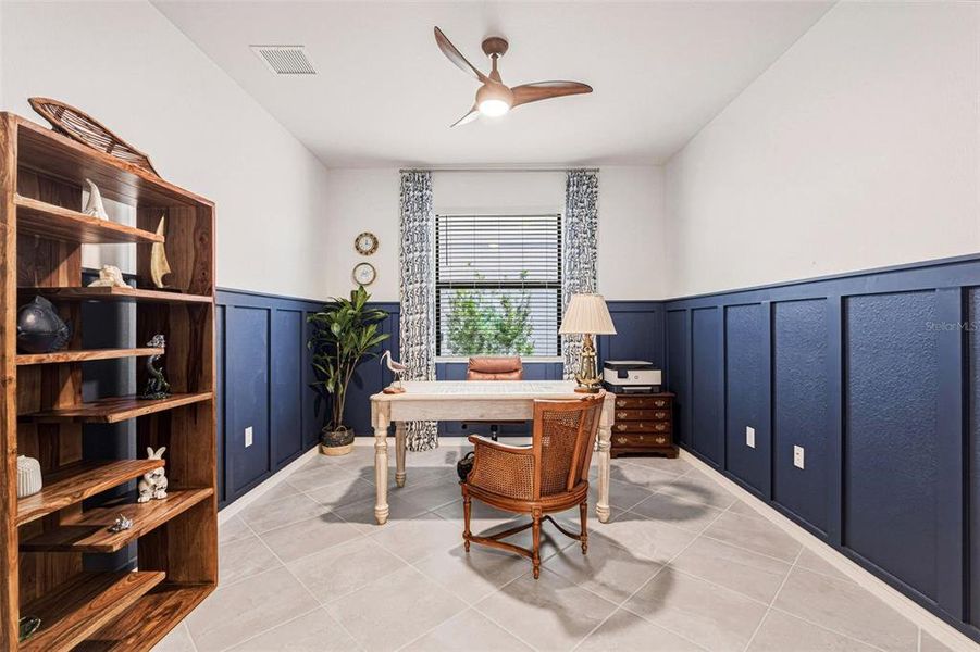 Furnished interior view inside a new home in , Venice (Image 35).