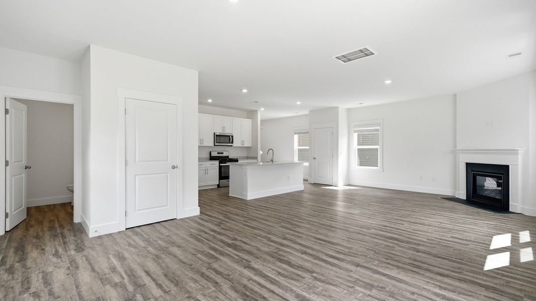 Spacious, unfurnished interior of a new home in Fieldcrest Acres, Blountville (Image 17). Spacious, unfurnished interior of a new home in Fieldcrest Acres, Blountville (Image 17).