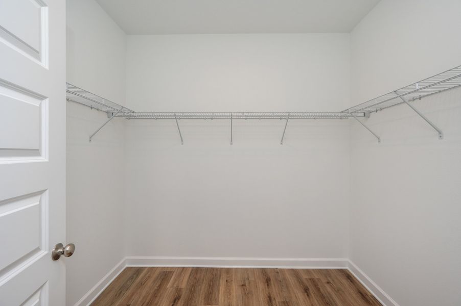 Spacious, unfurnished interior of a new home in Barton's Bend, Crestview (Image 28). Spacious, unfurnished interior of a new home in Barton's Bend, Crestview (Image 28).