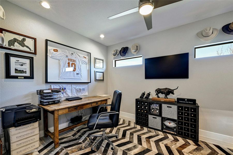 Furnished interior view inside a new home in , Horseshoe Bay (Image 10).