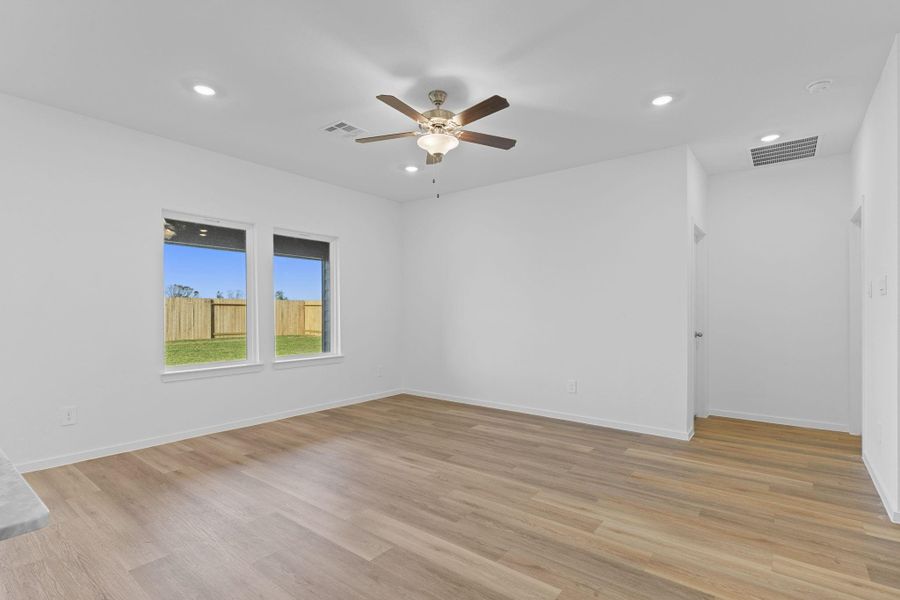 Spacious, unfurnished interior of a new home in Watermark, Alvin (Image 12). Spacious, unfurnished interior of a new home in Watermark, Alvin (Image 12).