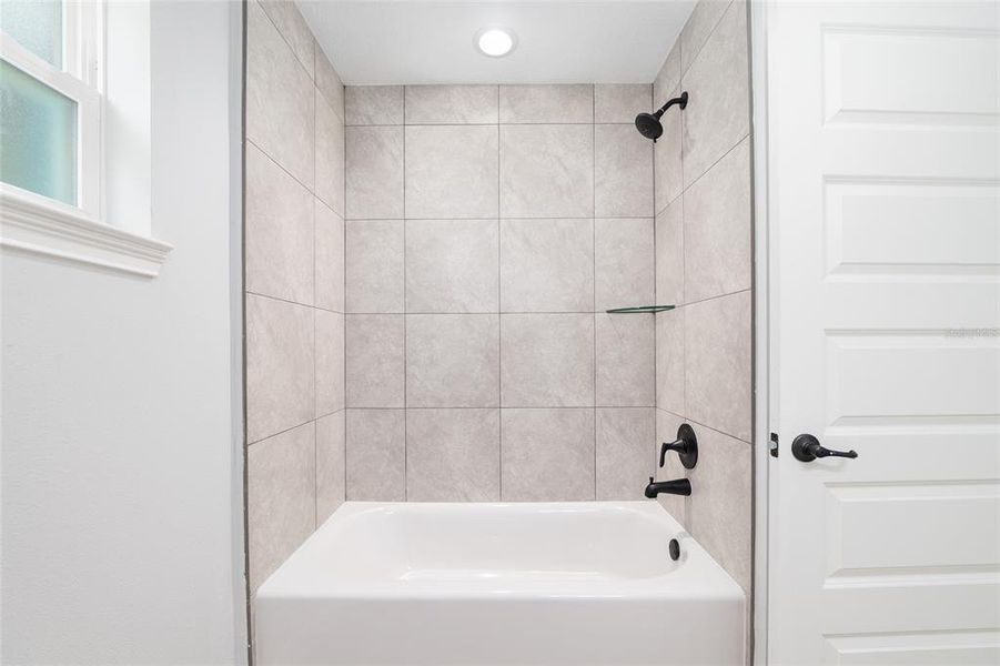 Furnished interior view inside a new home in , Dunnellon (Image 13).