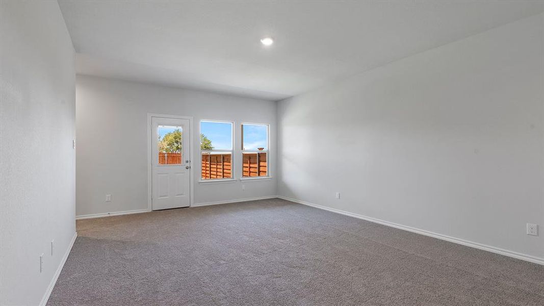 Spacious, unfurnished interior of a new home in Springhill South, Boyd (Image 14).