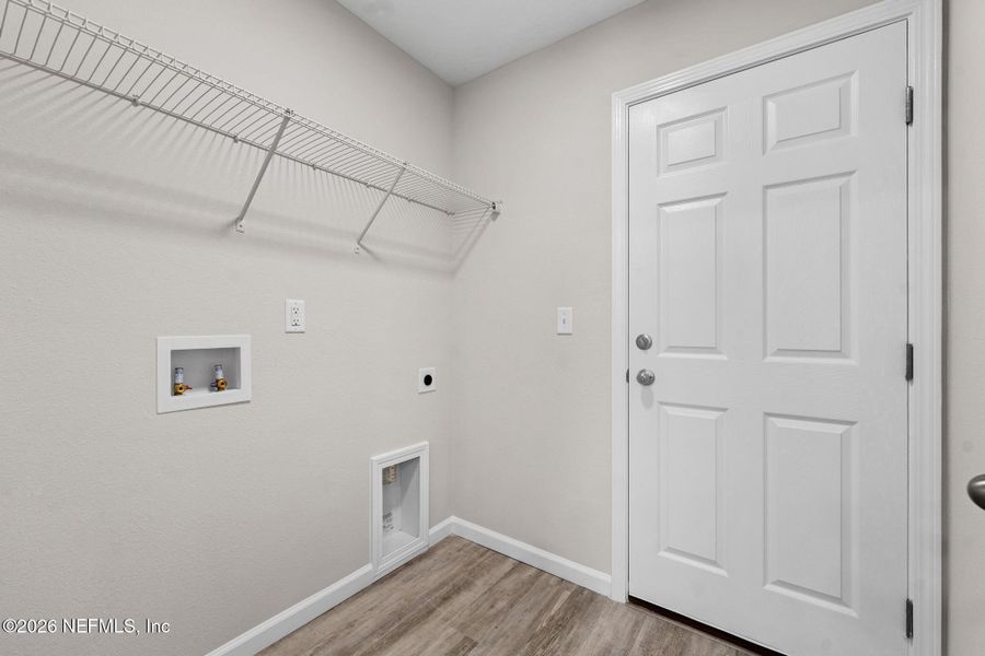 Spacious, unfurnished interior of a new home in , Jacksonville (Image 18).