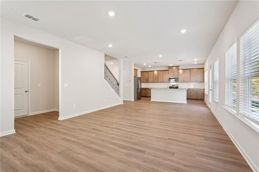 Spacious, unfurnished interior of a new home in Ivey Township, Dallas (Image 37).