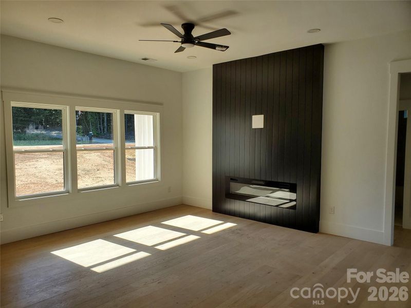 Spacious, unfurnished interior of a new home in , Maiden (Image 14).