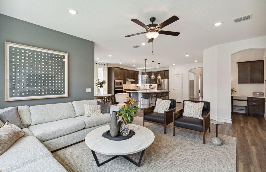 Furnished interior view inside a new home in Highland Lakes, McKinney (Image 11). Furnished interior view inside a new home in Highland Lakes, McKinney (Image 11).