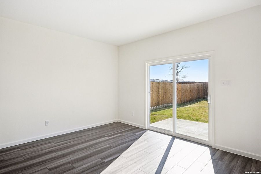 Spacious, unfurnished interior of a new home in Roosevelt Heights, San Antonio (Image 15).