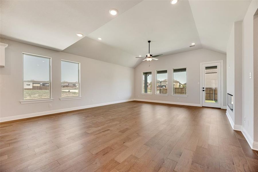 Spacious, unfurnished interior of a new home in Villages of Creekwood, Frisco (Image 28). Spacious, unfurnished interior of a new home in Villages of Creekwood, Frisco (Image 28).