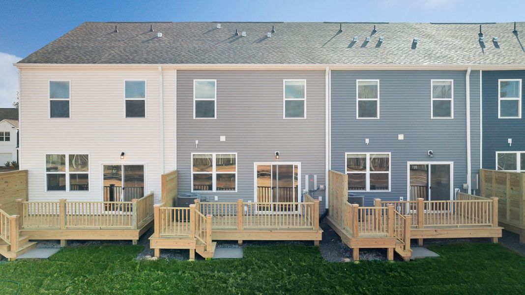 Exterior details and patio area of a home in Marion Village, Santee (Image 3).