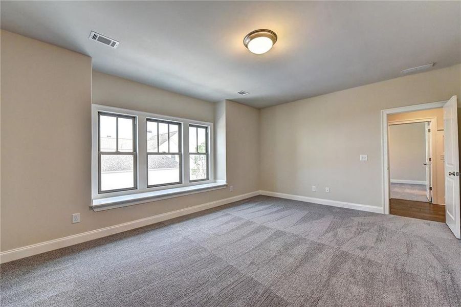 Spacious, unfurnished interior of a new home in Bellmoore Park, Duluth (Image 64).