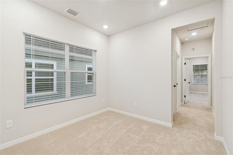Spacious, unfurnished interior of a new home in , Orlando (Image 19).