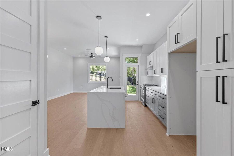 12-543 Bragg St