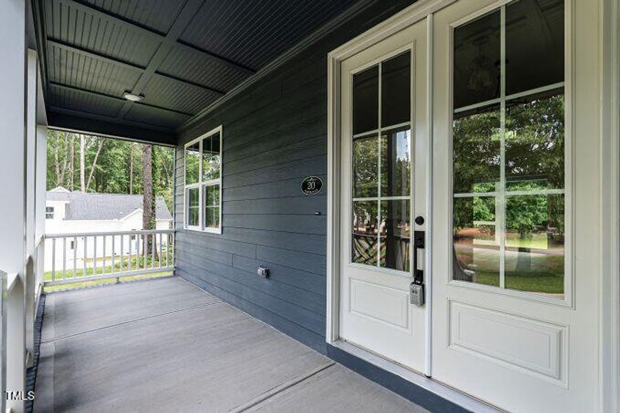 005-680x453-front-porch