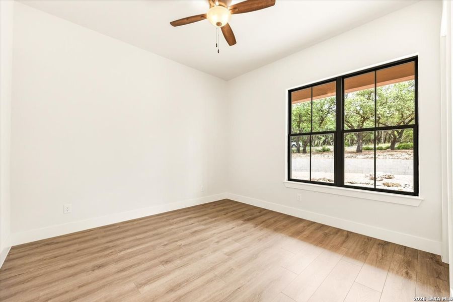 Spacious, unfurnished interior of a new home in , Canyon Lake (Image 37).