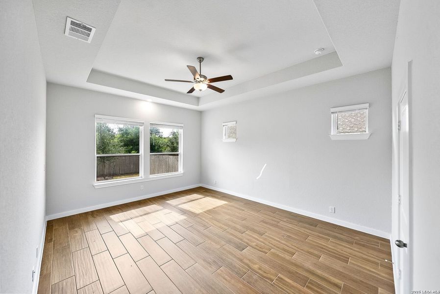 Spacious, unfurnished interior of a new home in Davis Ranch 60', San Antonio (Image 29).