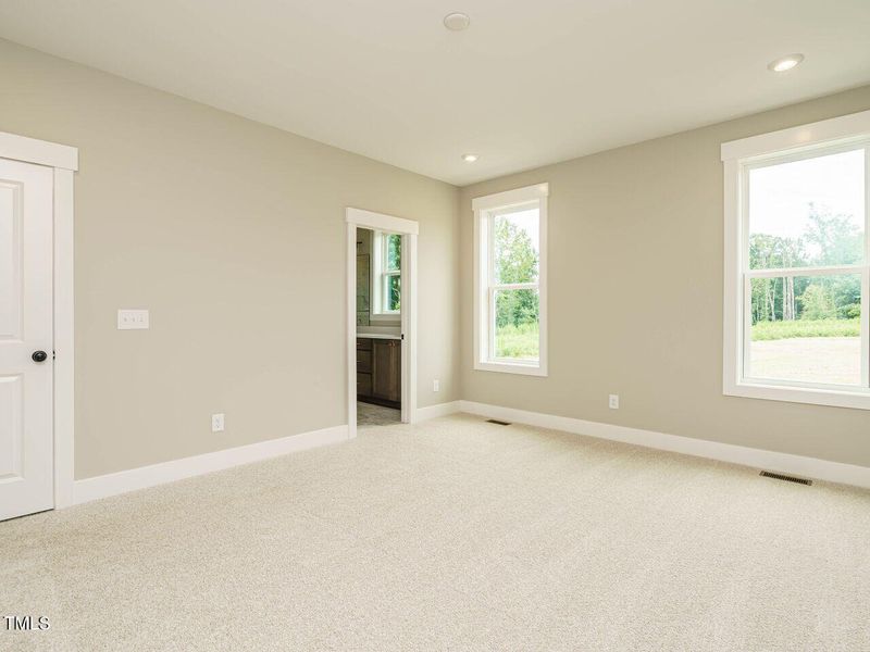 022-1280x960-primary-br