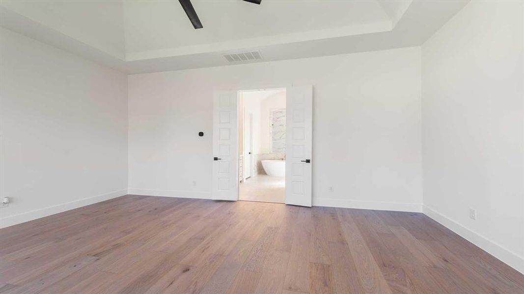 Spacious, unfurnished interior of a new home in Adkins Park 70', Hurst (Image 22).