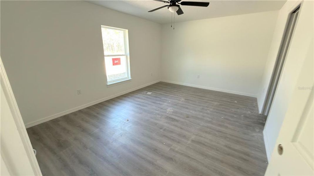 Spacious, unfurnished interior of a new home in , Dunnellon (Image 13).