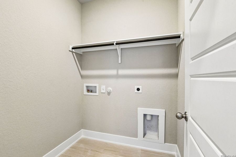 Spacious, unfurnished interior of a new home in Stetson Ridge, Marion (Image 44).