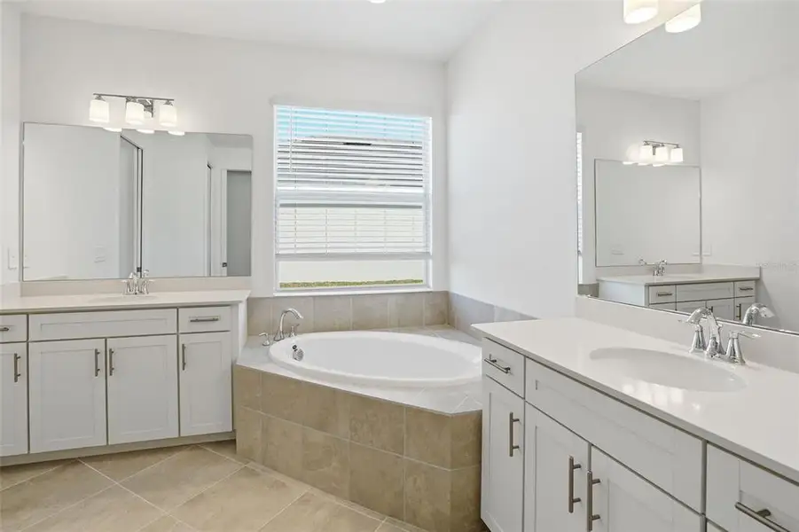 Furnished interior view inside a new home in Wellen Park Golf & Country Club, Venice (Image 8).