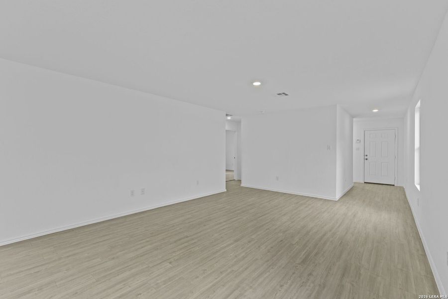 Spacious, unfurnished interior of a new home in , San Antonio (Image 22).
