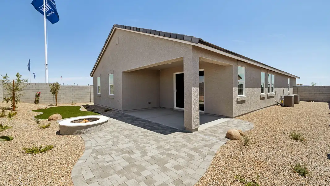 Representative exterior details of a home built from the Laveen by D.R. Horton in The Ridge at Stone Butte, Phoenix (Image 4).