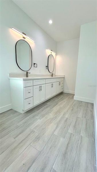 Spacious, unfurnished interior of a new home in , North Port (Image 17).