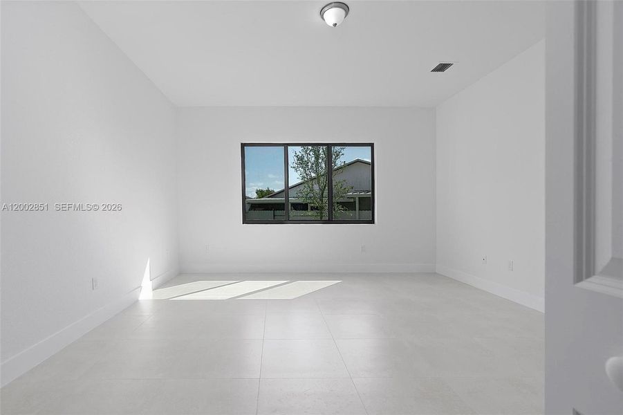 Spacious, unfurnished interior of a new home in , Cutler Bay (Image 30).